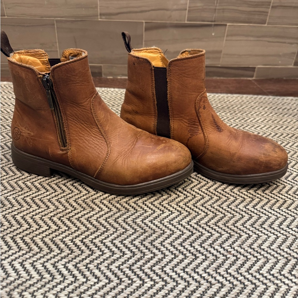 Brown Ankle Boots with Side Zippers and Elastic Panels